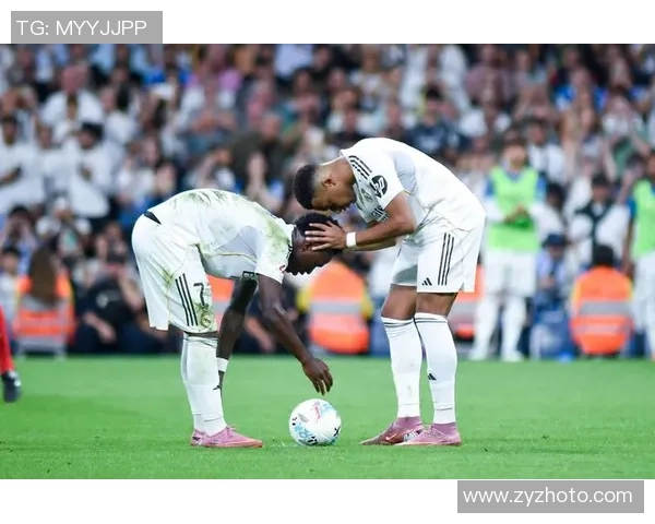 西甲大战：皇马大胜切尔西红牌事件引发全场热议战术解析