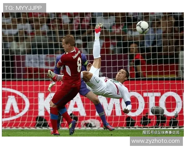 中超激战本菲卡逆转曼联乌龙球成比赛转折点引发全场狂欢