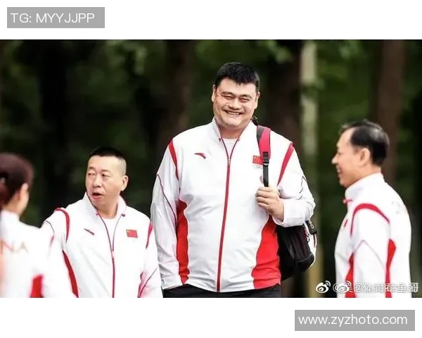 姚明笑容满面壁纸分享让你的桌面充满活力与正能量