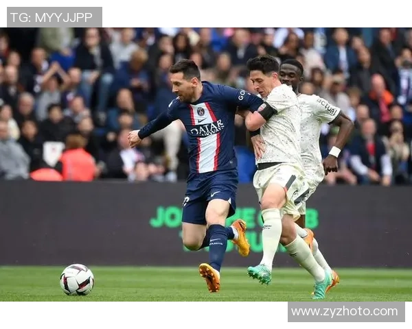 西甲对决：多特蒙德与巴黎圣日耳曼激战成平局焦点时刻引发全场热议
