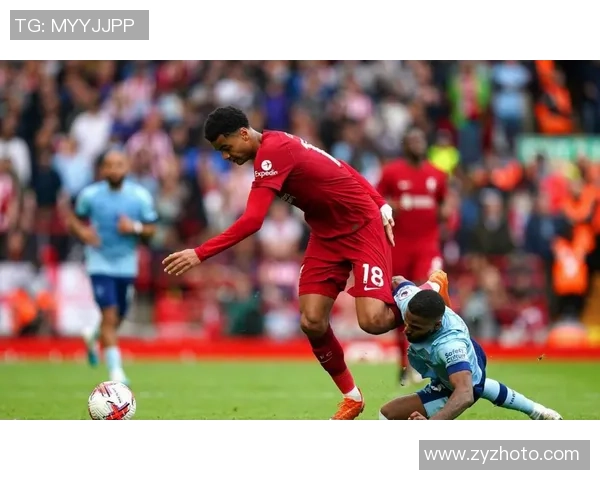 英超激战：利物浦险胜波尔图红牌争议引发全场热议