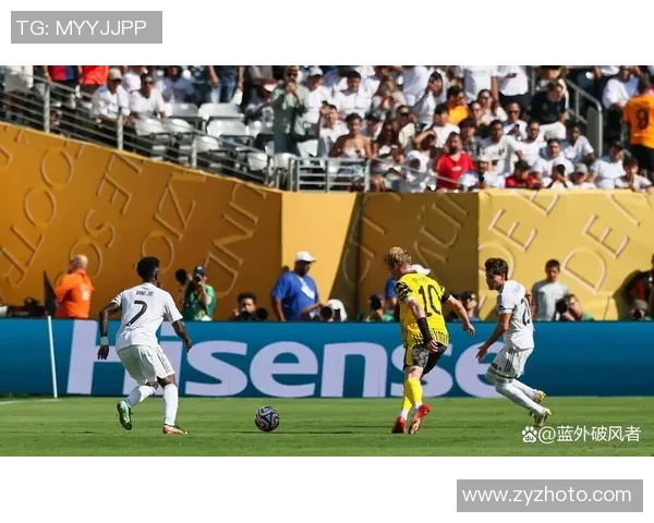 皇马狂胜里昂五球大捷神奇扑救点燃全场激情